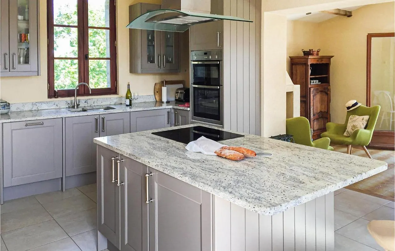 Holiday home Cozy Home In Monfaucon With Wifi